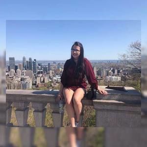 Meet your Posher, Laura